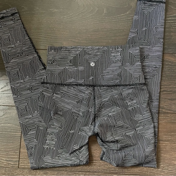 Lululemon High Rise Wunder Under in Maze Jacquard White Black (6) - Picture 6 of 12